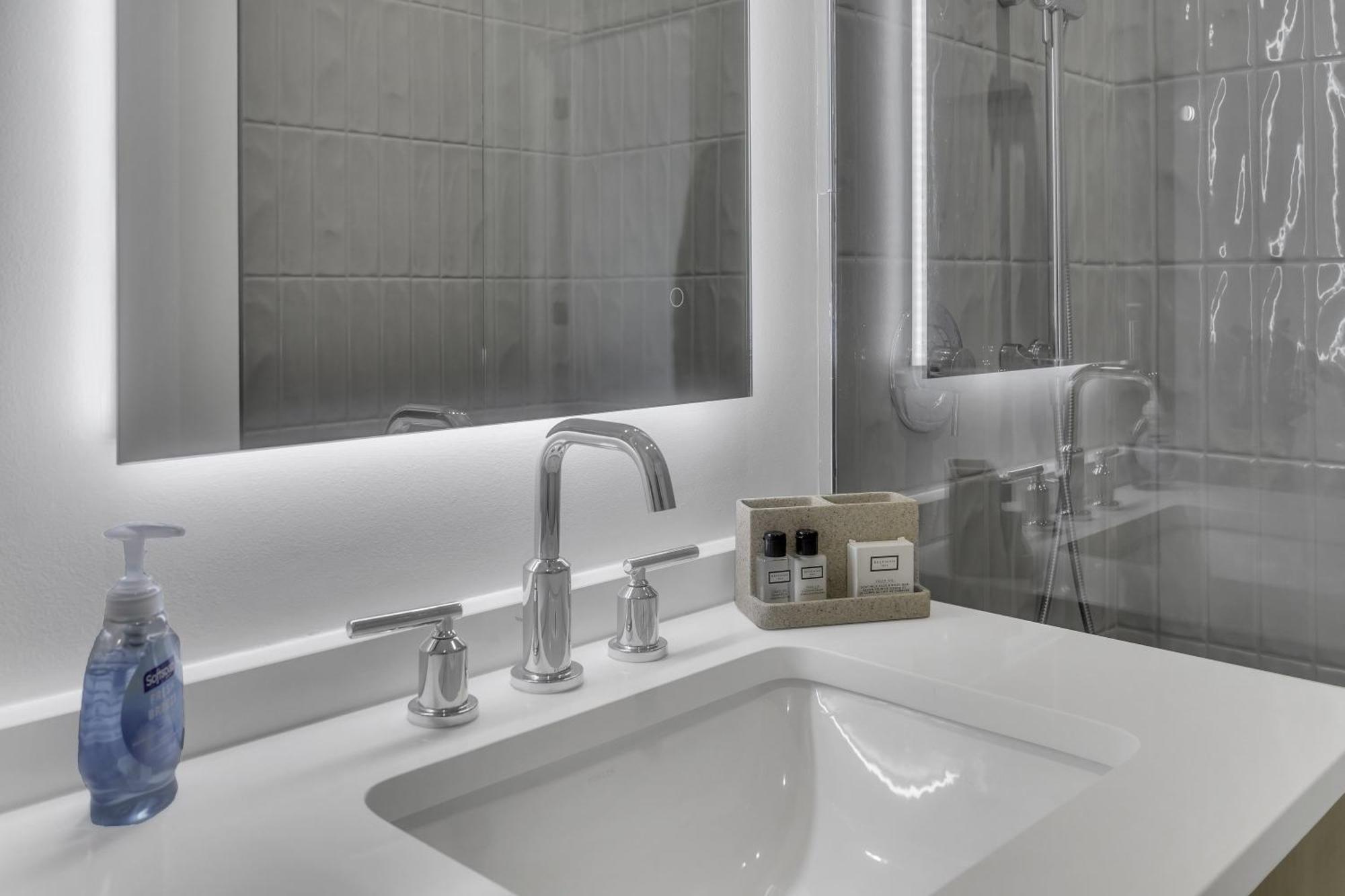 Logan Circle Furnished Apartment Apts Вашингтон Экстерьер фото